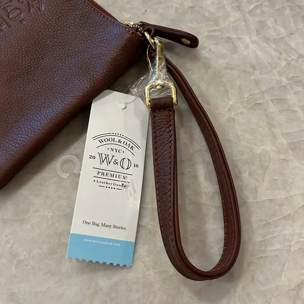 SALE! NWT Wool & Oak Premium Leather Hoods - pebble choc brown leather wristlet - Picture 3 of 9